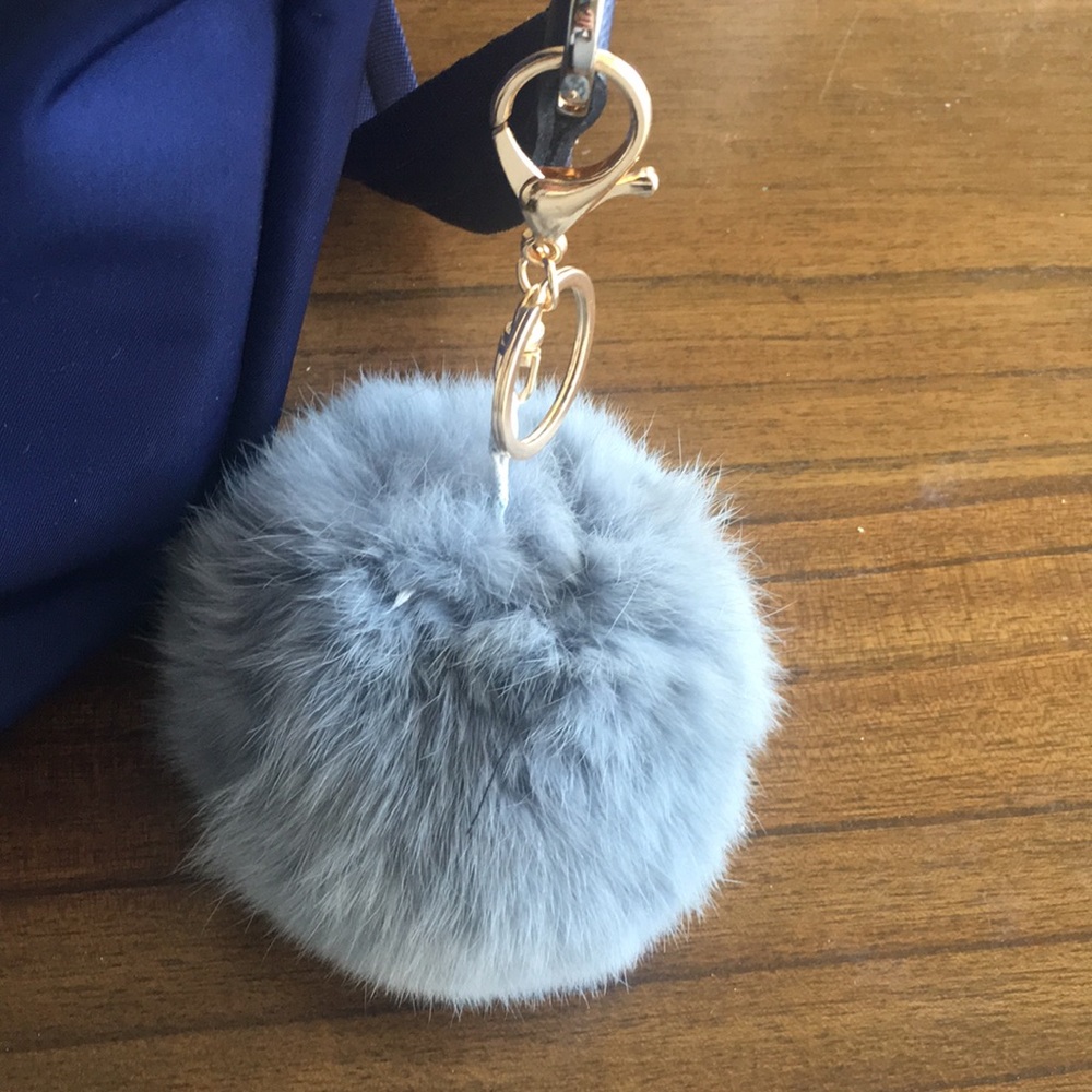 Keychain puff ball - Picture 3 of 3
